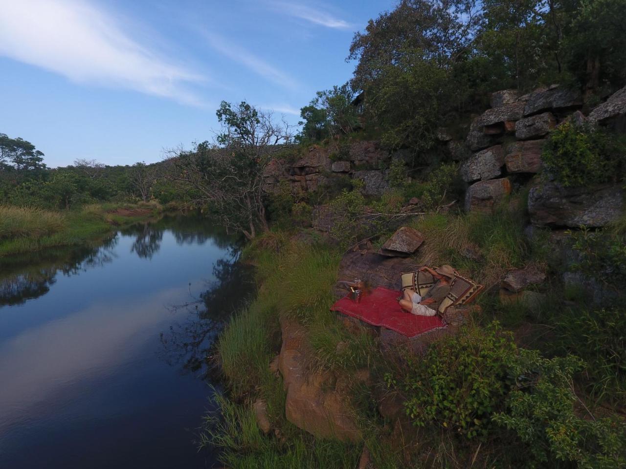 Inzalo Safari Lodge Reserva de Welgevonden Exterior foto